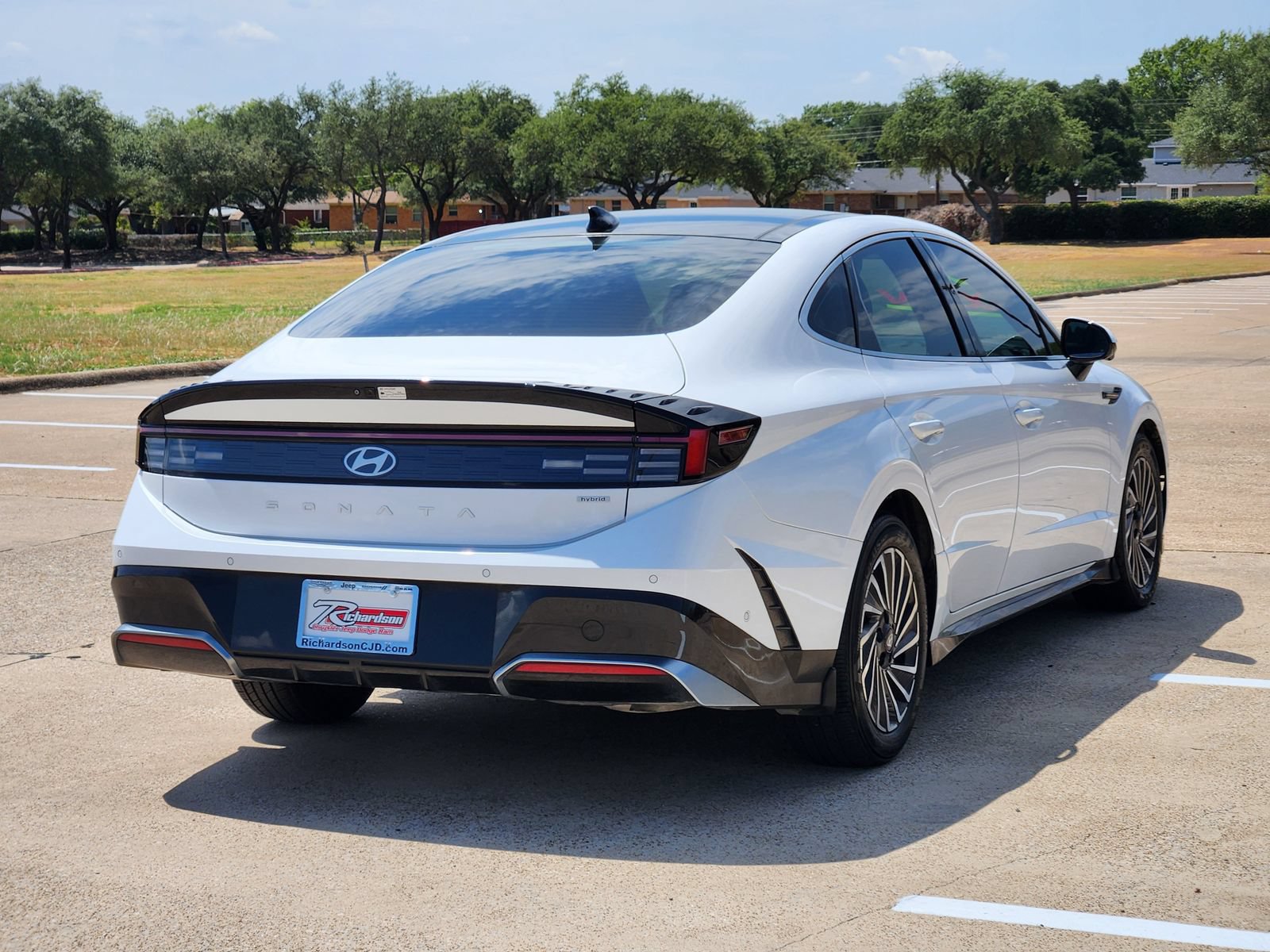 Used 2025 Hyundai Sonata Limited FWD image 6