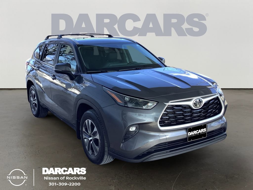 Used 2024 Toyota Highlander XLE image 1
