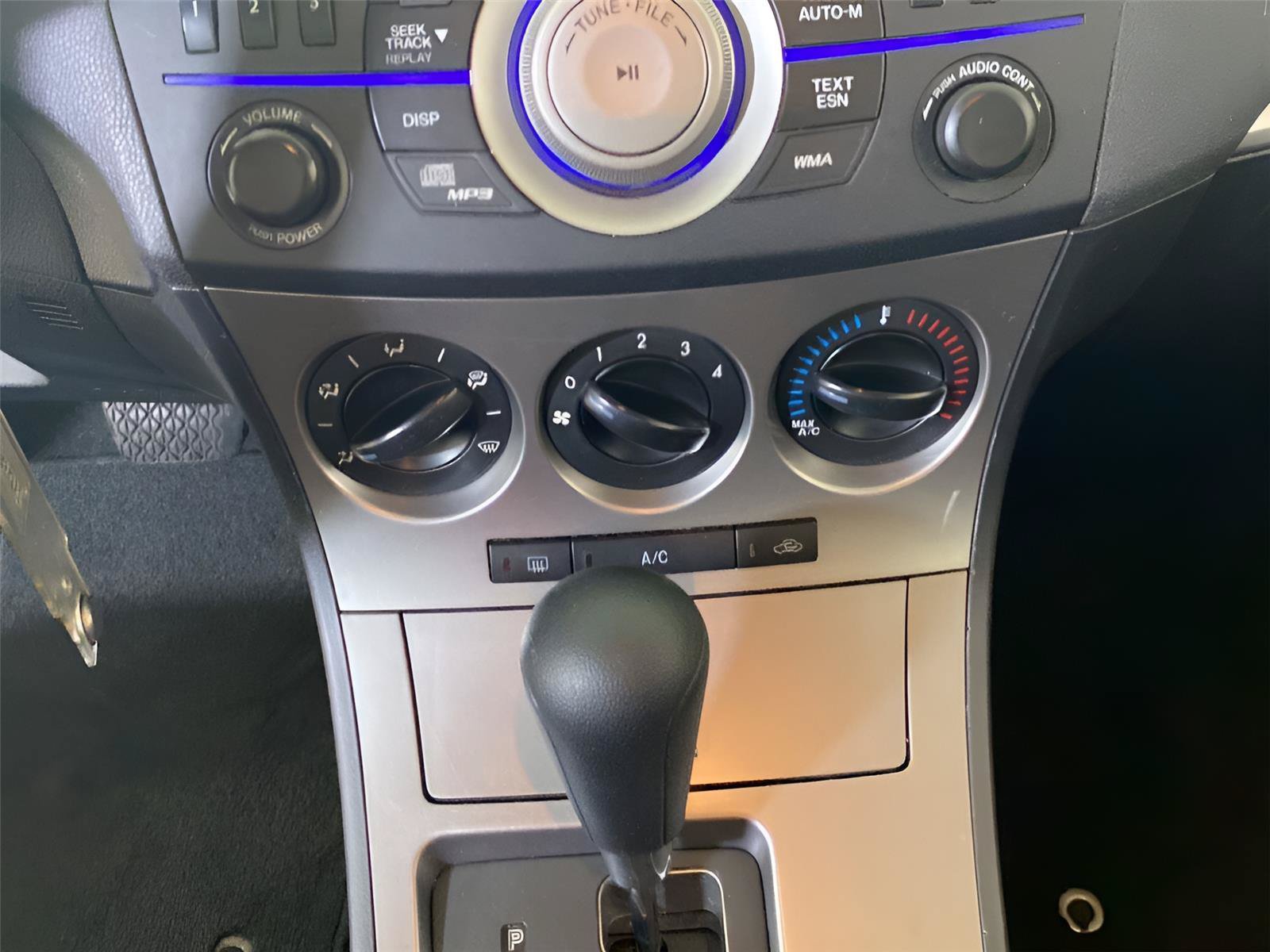 Used 2011 MAZDA MAZDA3 i Touring FWD image 18