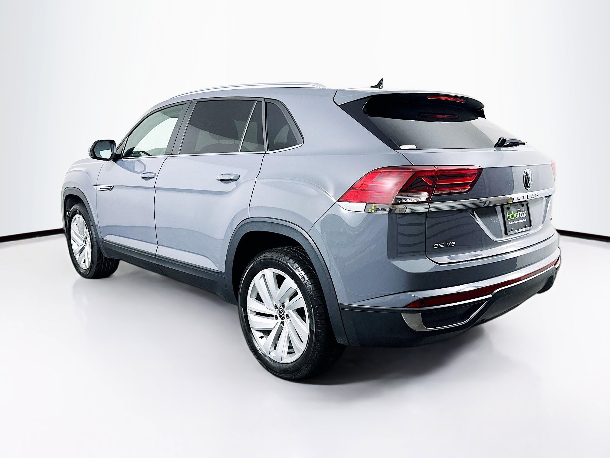 Used 2021 Volkswagen Atlas Cross Sport SE w/ Panoramic Sunroof Package image 5