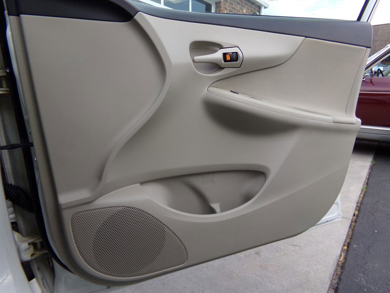 Used 2012 Toyota Corolla L image 34