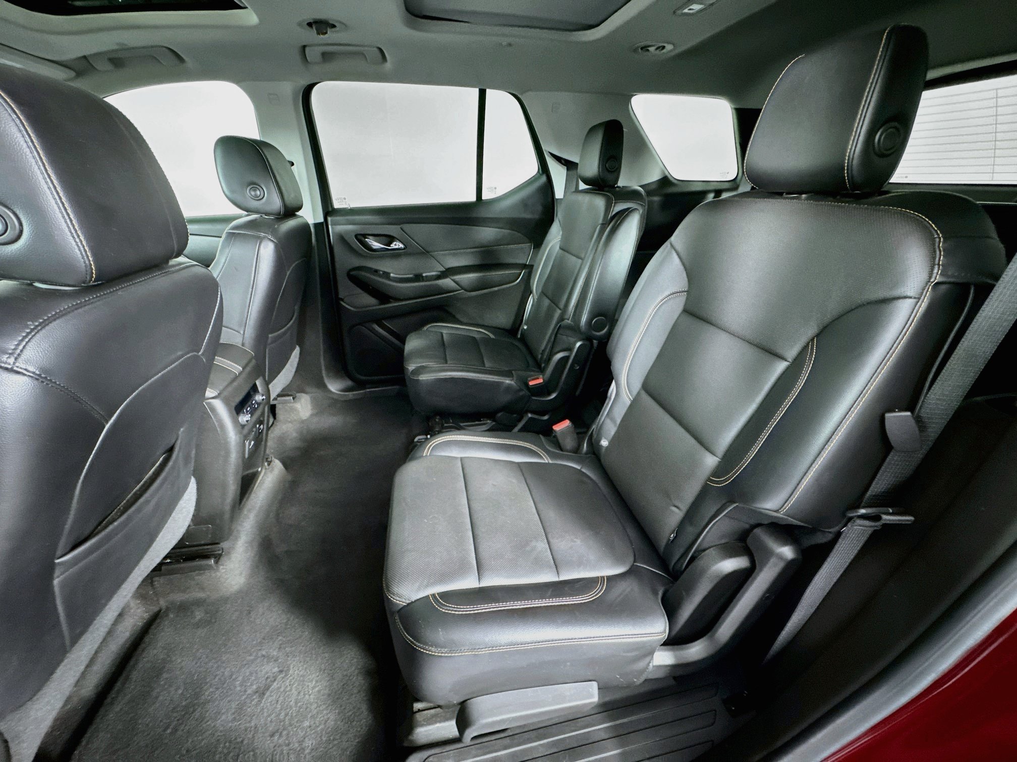 Used 2018 Chevrolet Traverse Premier w/ Driver Confidence II Package FWD image 26