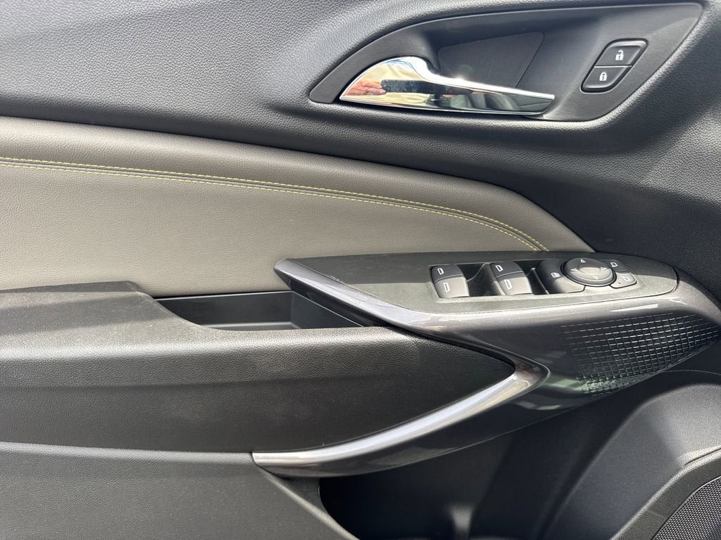 New 2026 Chevrolet Trax ACTIV w/ Sunroof Package FWD image 18