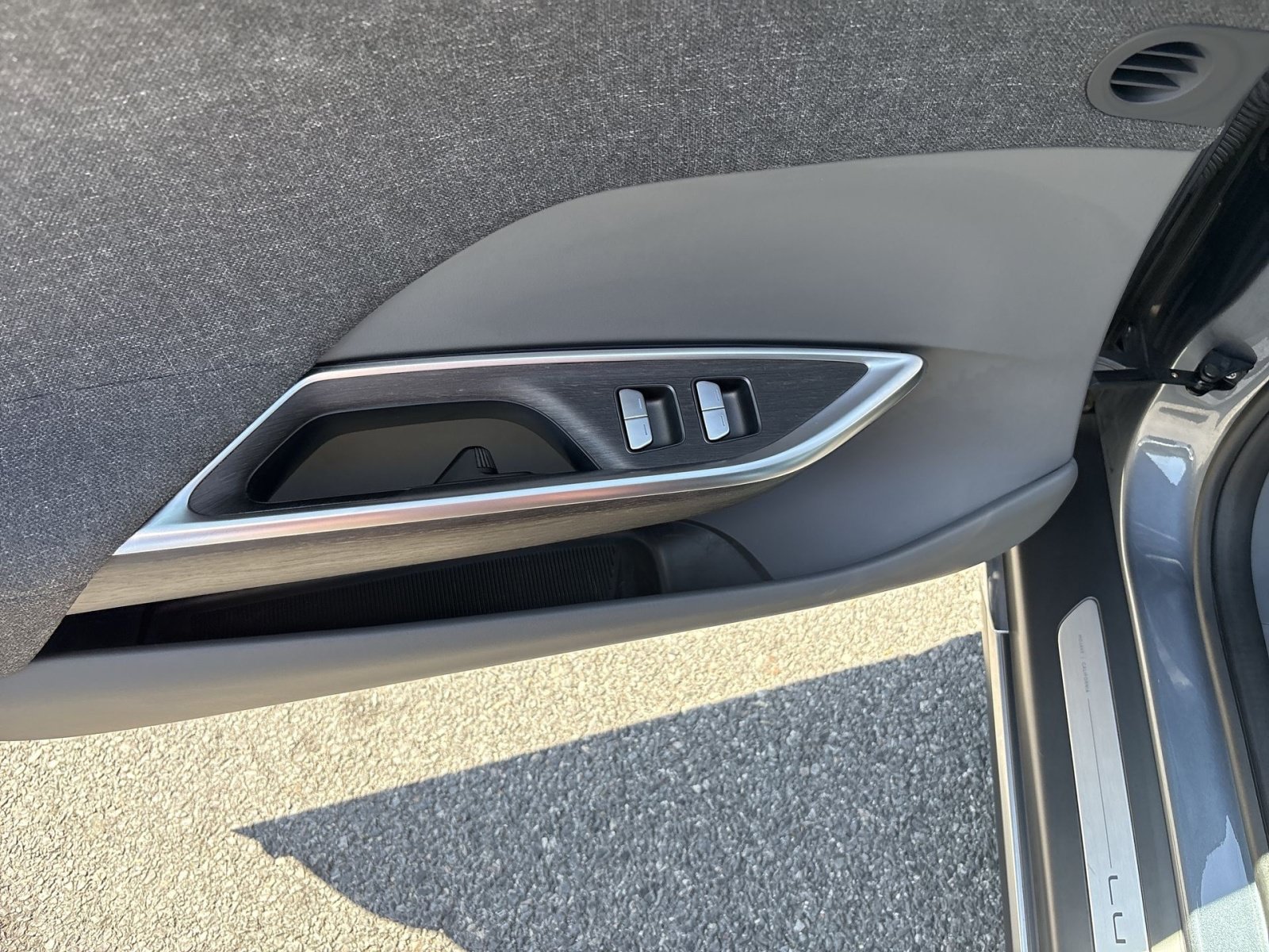 Used 2024 Lucid Air Touring AWD/4WD image 15