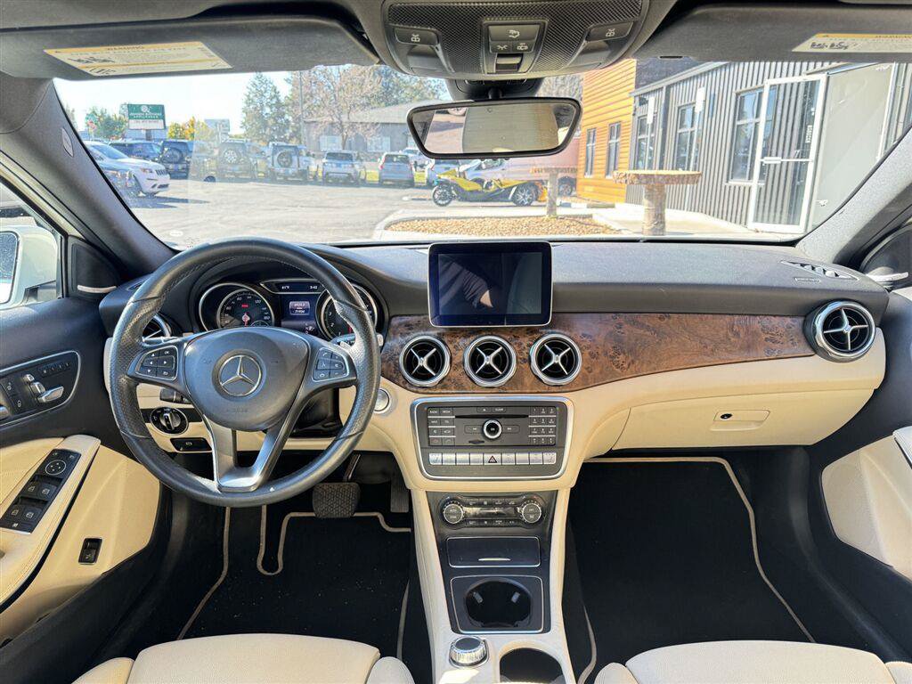 Used 2018 Mercedes-Benz GLA 250 4MATIC image 12