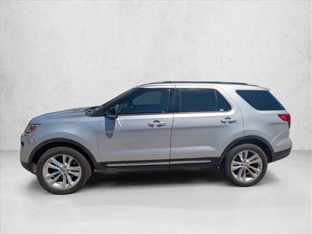 Used 2018 Ford Explorer XLT w/ Equipment Group 202A FWD image 8