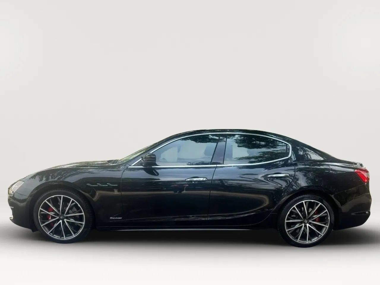 Used 2019 Maserati Ghibli S GranLusso AWD/4WD image 3