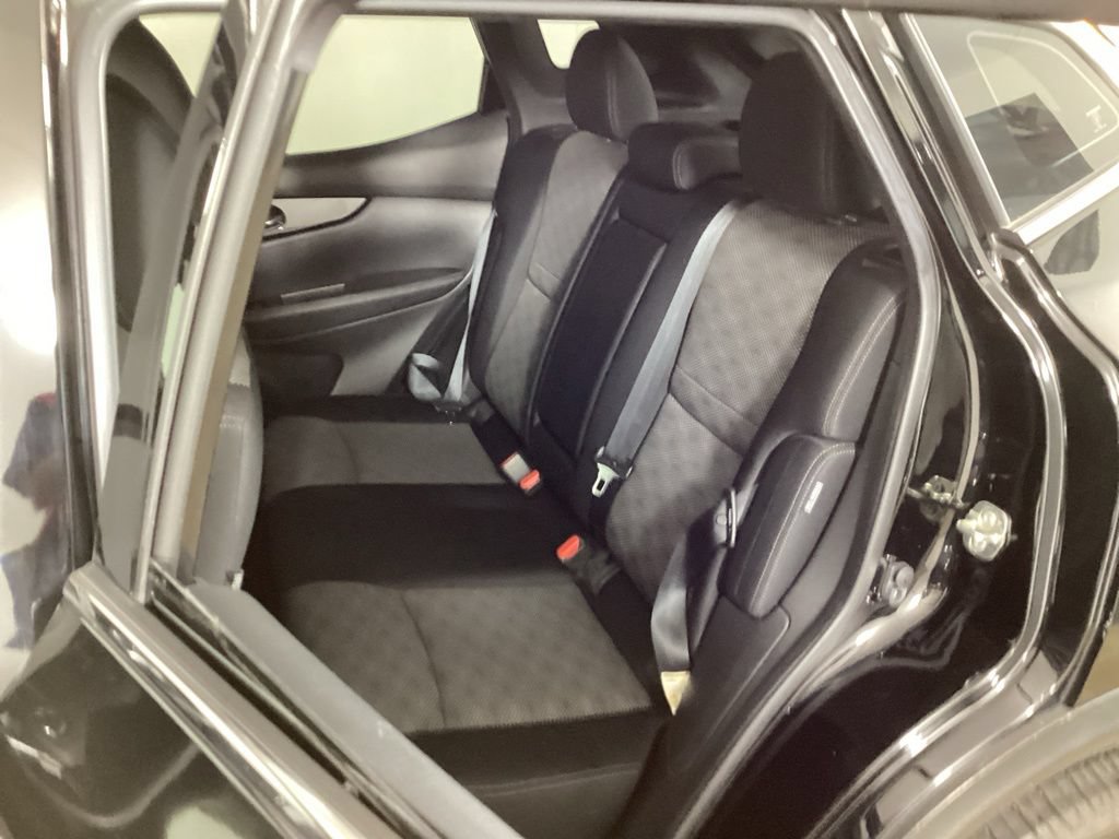 Used 2020 Nissan Rogue Sport SV FWD image 29