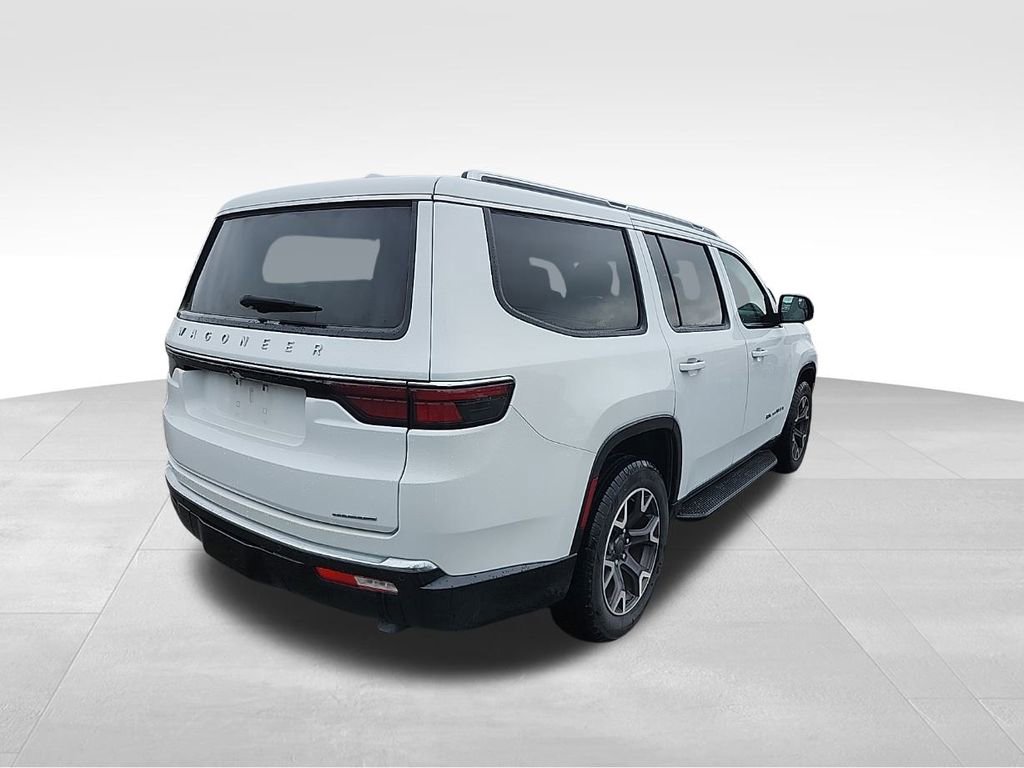 Used 2023 Jeep Wagoneer Series III w/ Preferred Equipment Group image 11