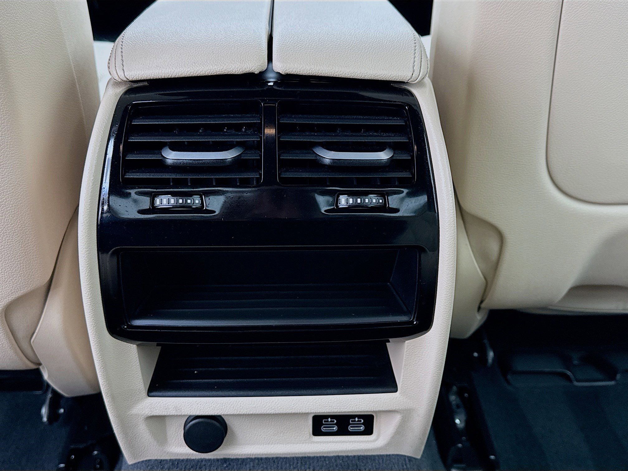 Used 2023 BMW 530e w/ Premium Package image 17