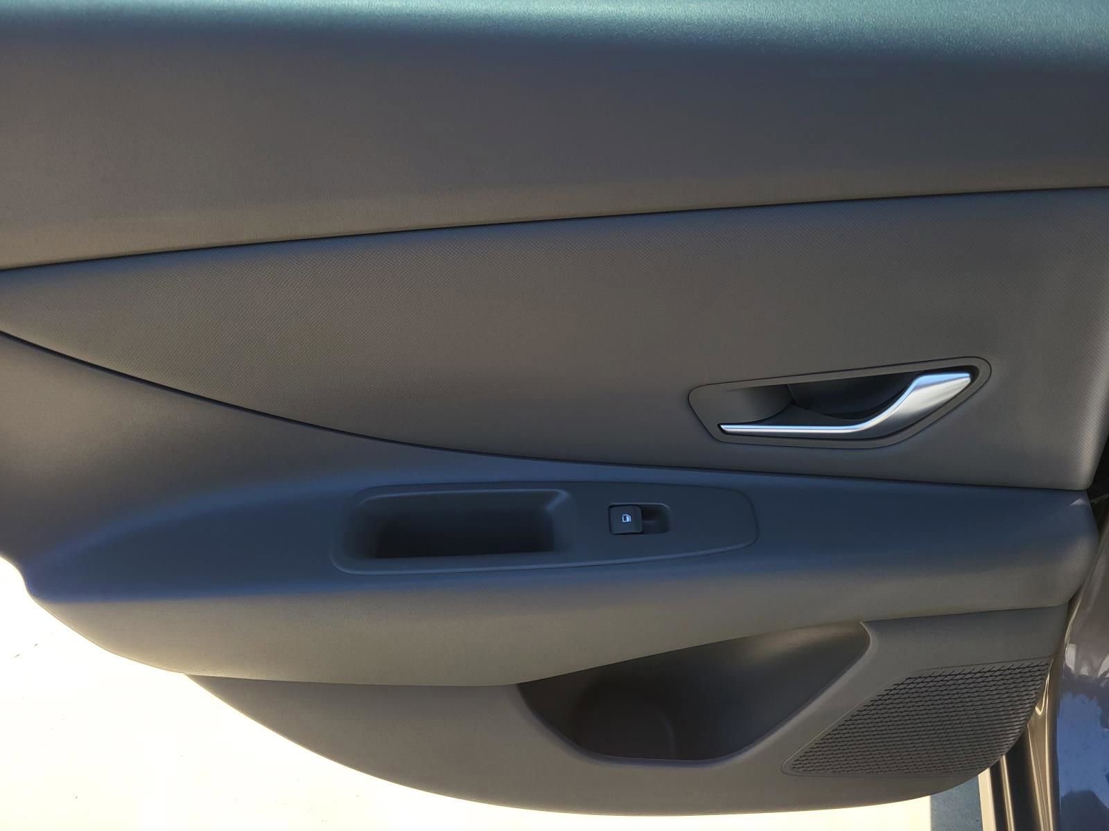Used 2023 Hyundai Elantra SEL w/ Convenience Package FWD image 9