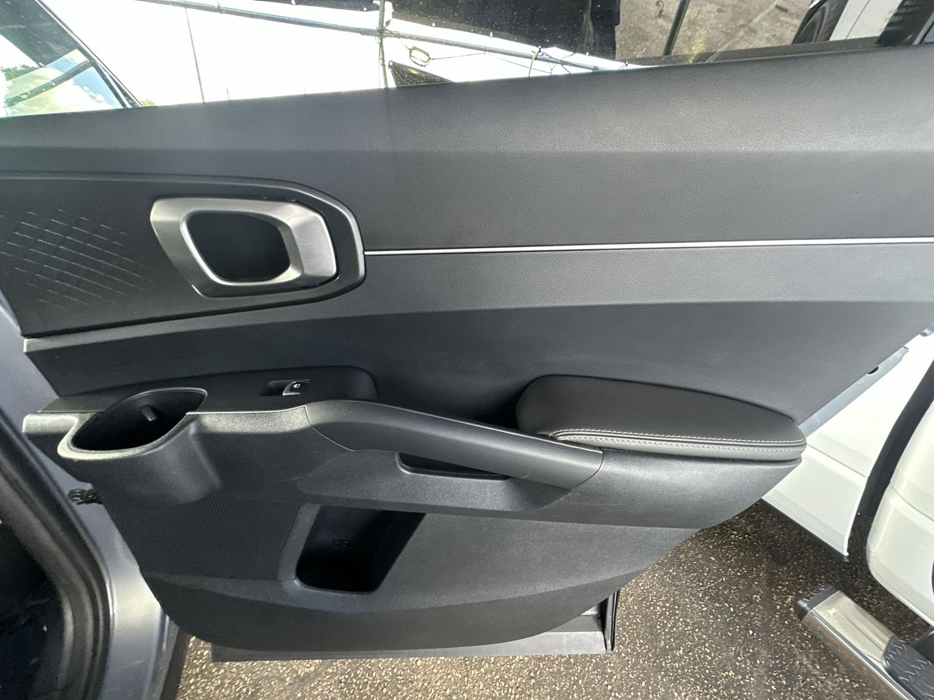 Certified 2024 Kia Sorento LX image 30