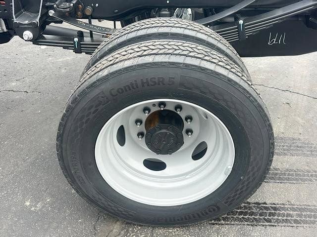 New 2025 Ford F550 4x4 Regular Cab Super Duty image 14
