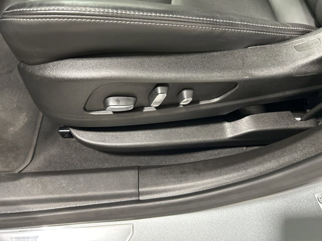 Used 2024 Cadillac XT6 Sport image 11