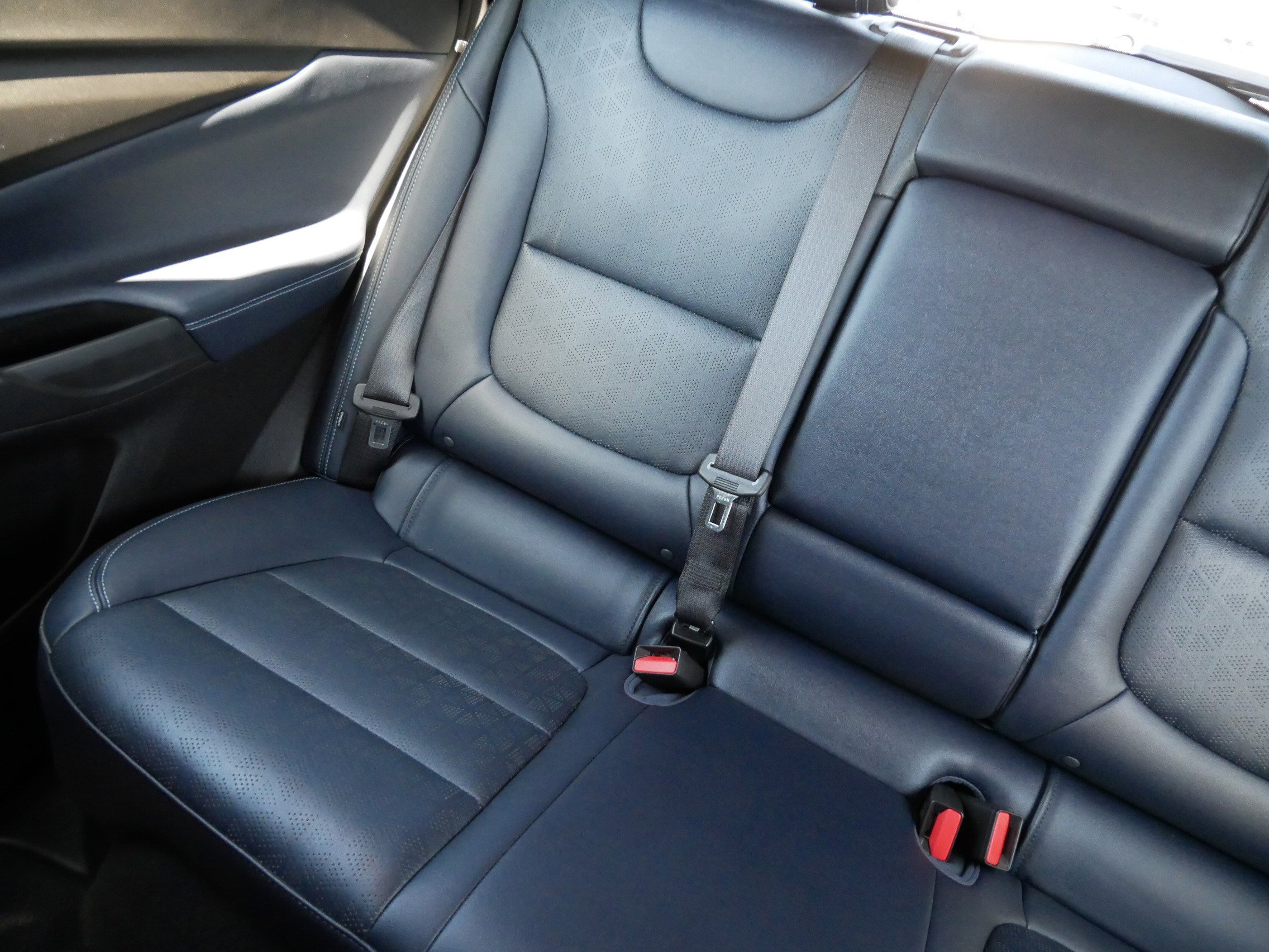 Used 2022 Chevrolet Bolt EUV Premier w/ Sun & Sound Package image 12