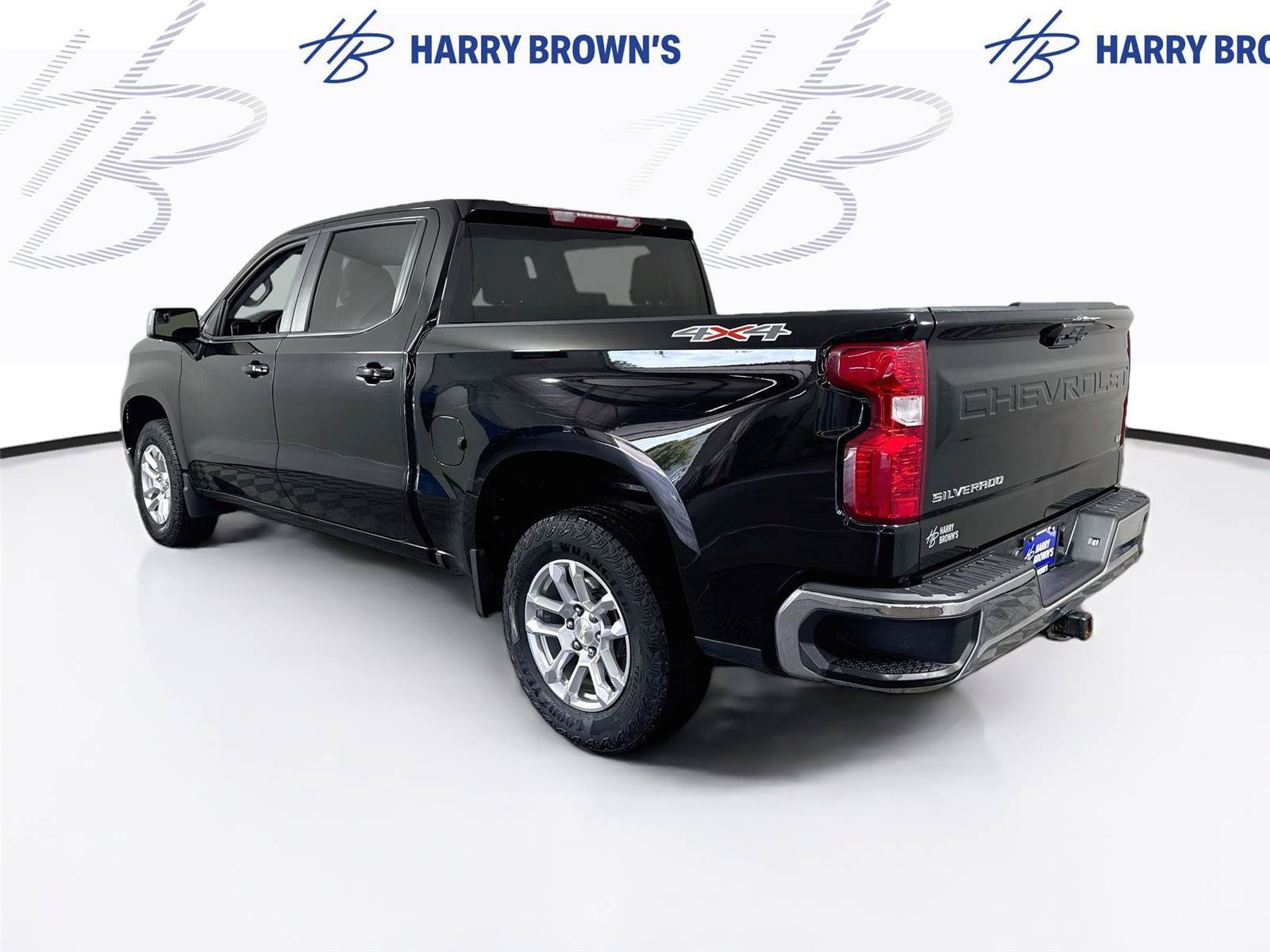 Used 2023 Chevrolet Silverado 1500 LT AWD/4WD image 28