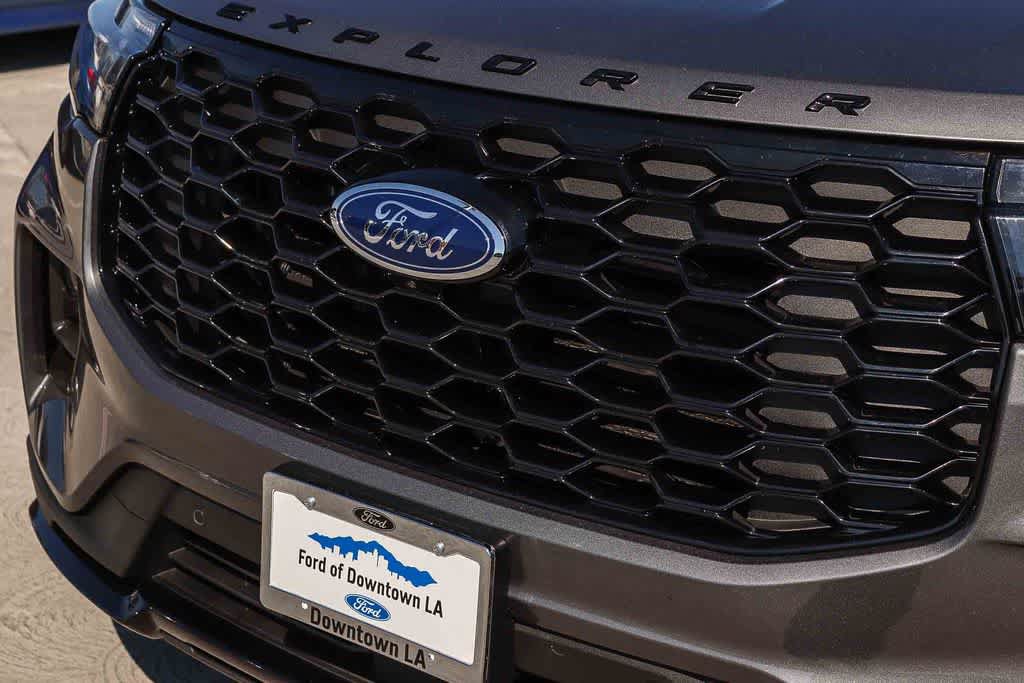 Certified 2025 Ford Explorer ST-Line w/ ST-Line Street Pack AWD/4WD image 8
