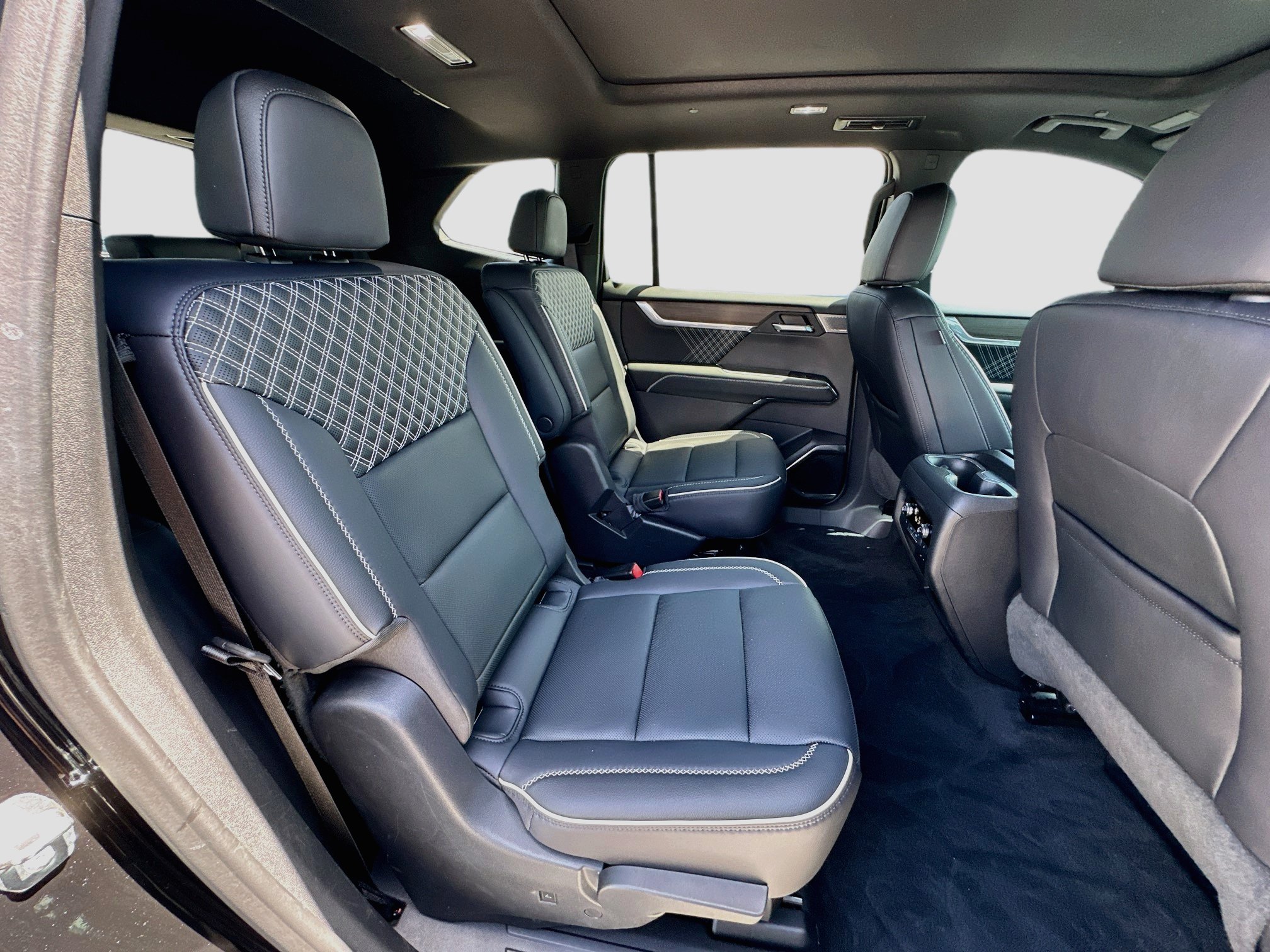 Used 2024 GMC Acadia Denali w/ Super Cruise Package FWD image 29
