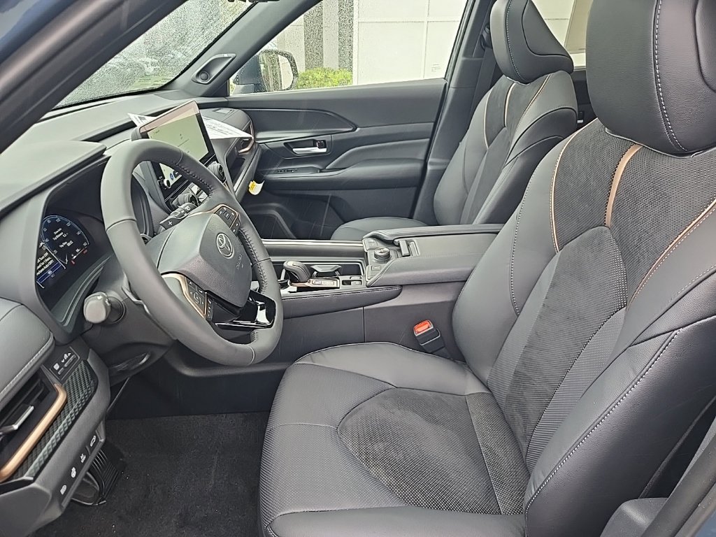 New 2026 Toyota Grand Highlander AWD Hybrid image 12