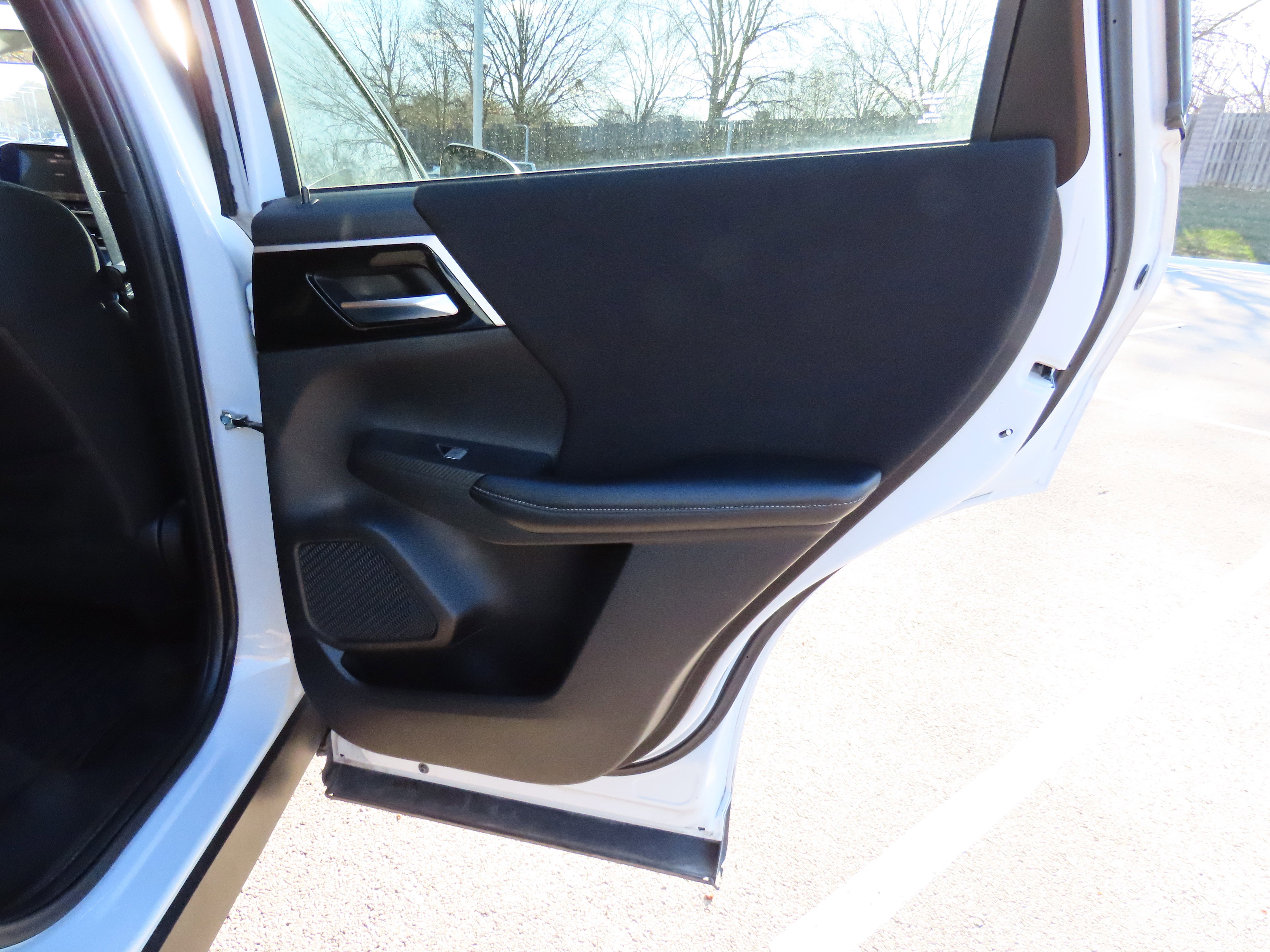 Used 2022 Mitsubishi Outlander ES image 12