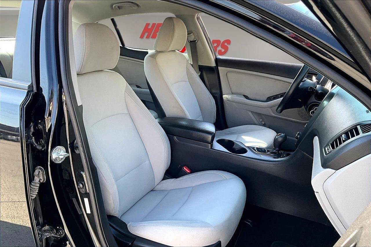Used 2013 Kia Optima LX FWD image 30