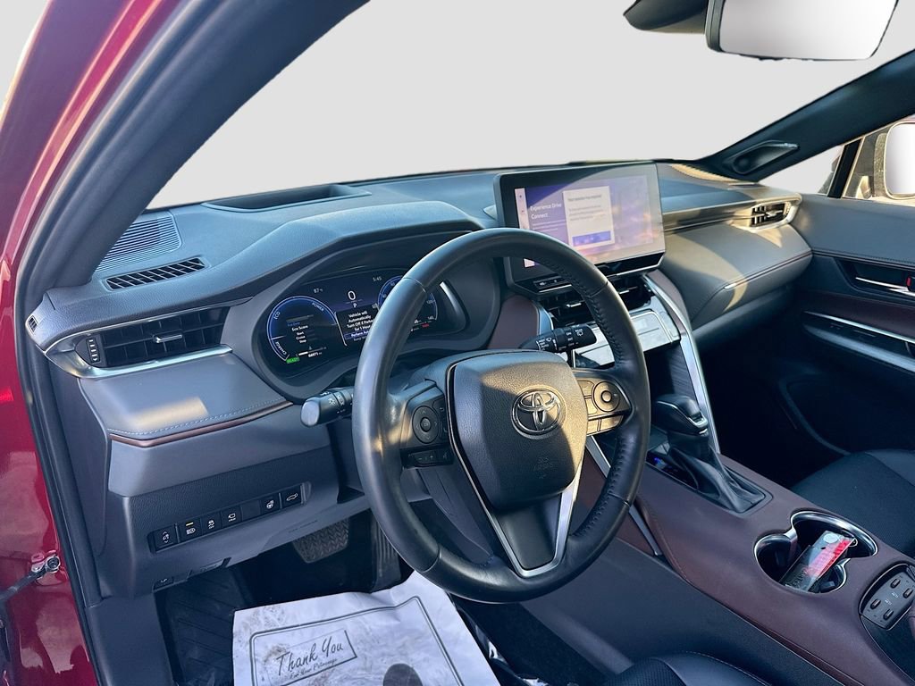 Used 2023 Toyota Venza Limited image 9