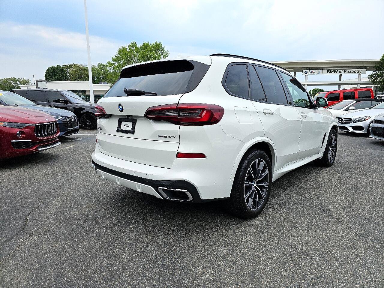 Used 2022 BMW X5 xDrive40i w/ M Sport Package image 11