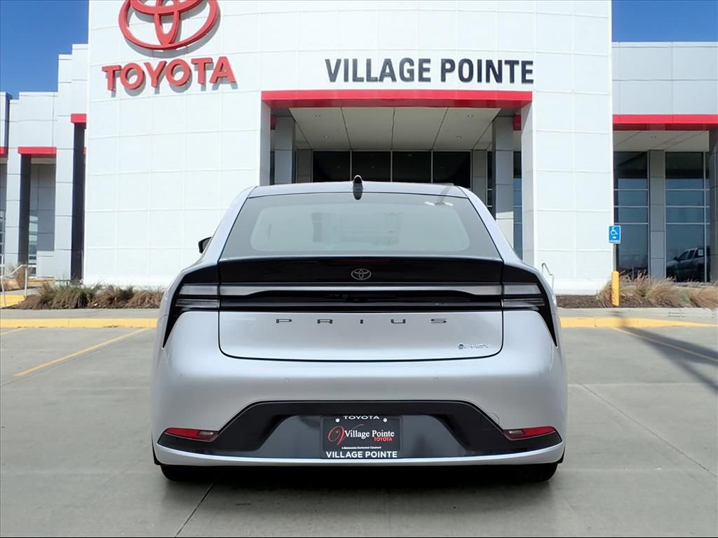 New 2026 Toyota Prius Plug-In Hybrid FWD image 4