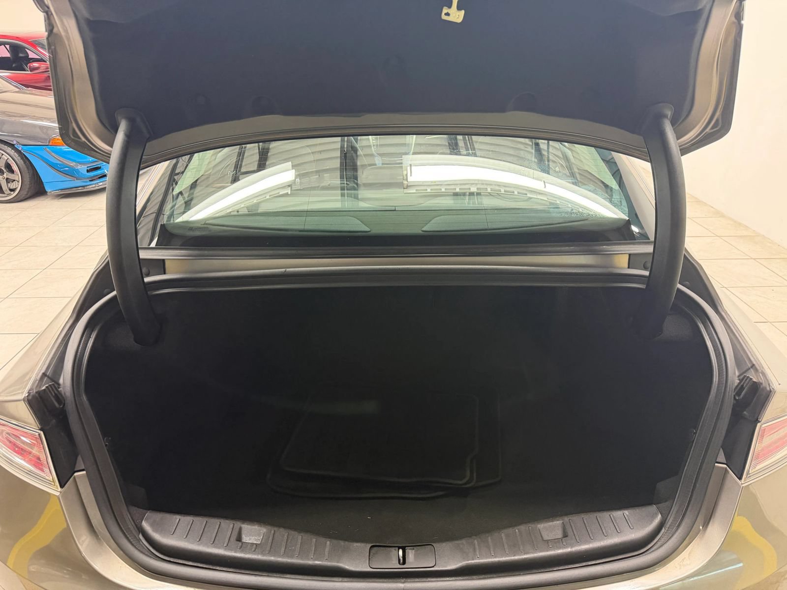 Used 2015 Lincoln MKZ FWD image 17