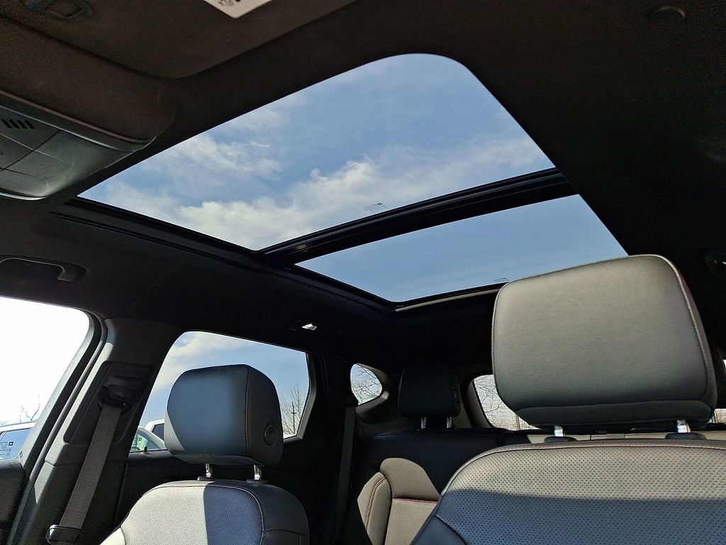 Used 2020 Chevrolet Blazer RS AWD/4WD image 16