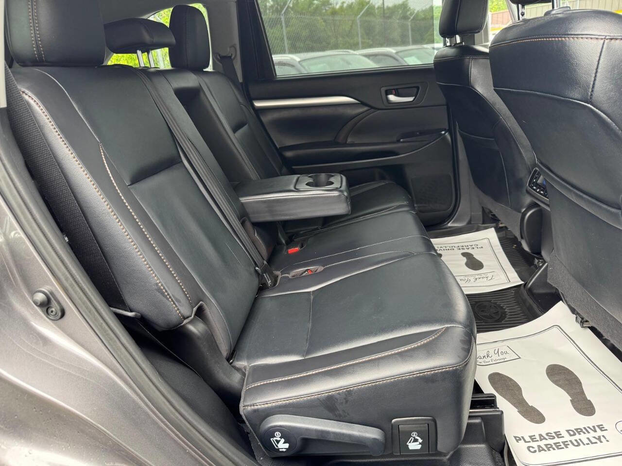Used 2019 Toyota Highlander XLE image 29
