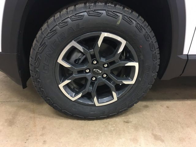 New 2026 Chevrolet Equinox ACTIV w/ Convenience Package III image 12