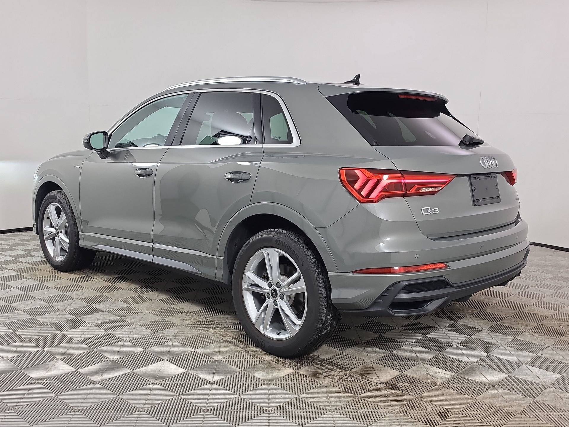 Certified 2023 Audi Q3 2.0T Premium Plus AWD/4WD image 5