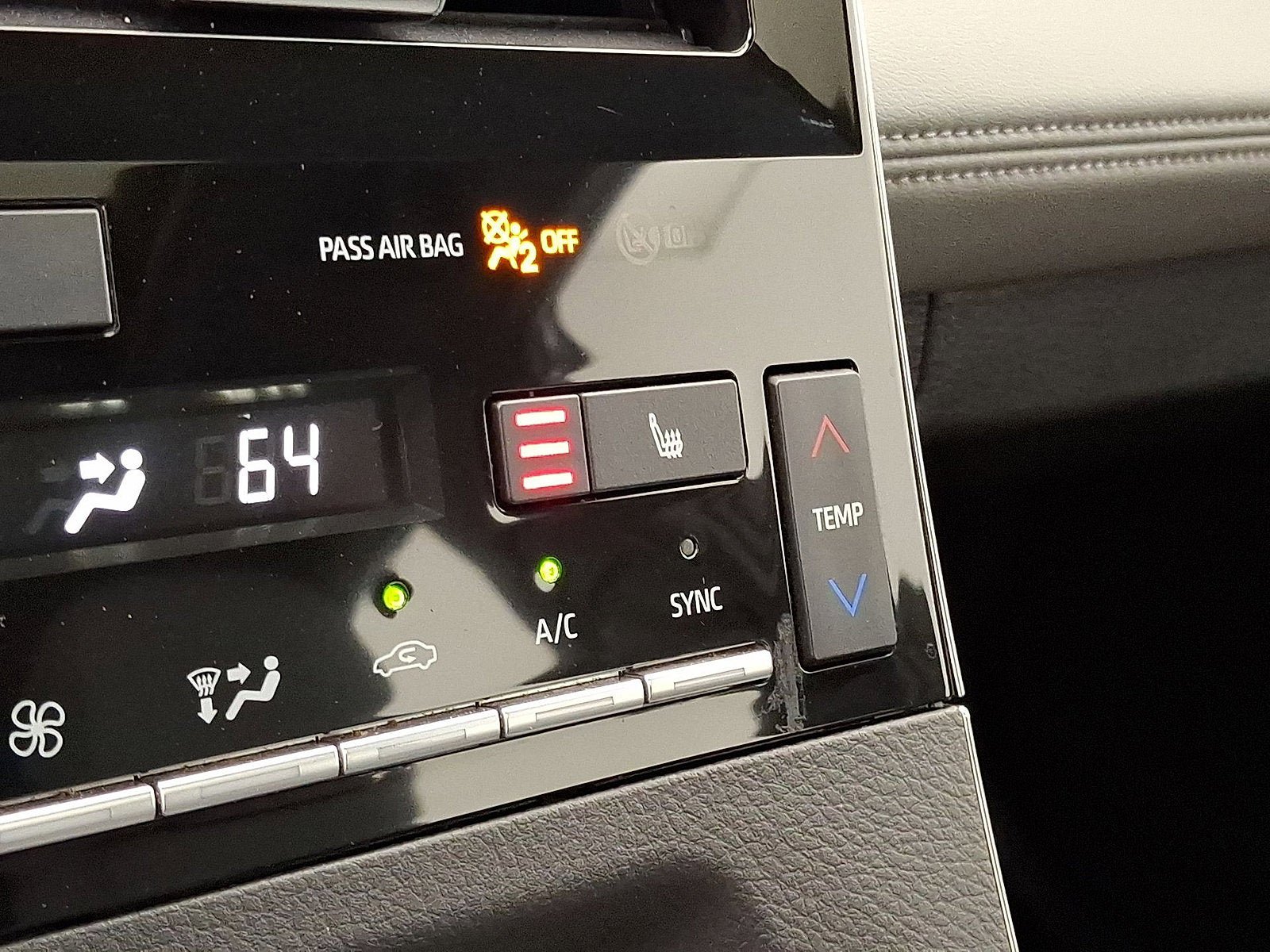 Used 2022 Toyota Avalon XLE w/ Moonroof Package image 19