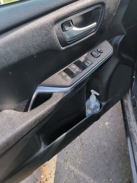 Used 2016 Toyota Camry SE image 10