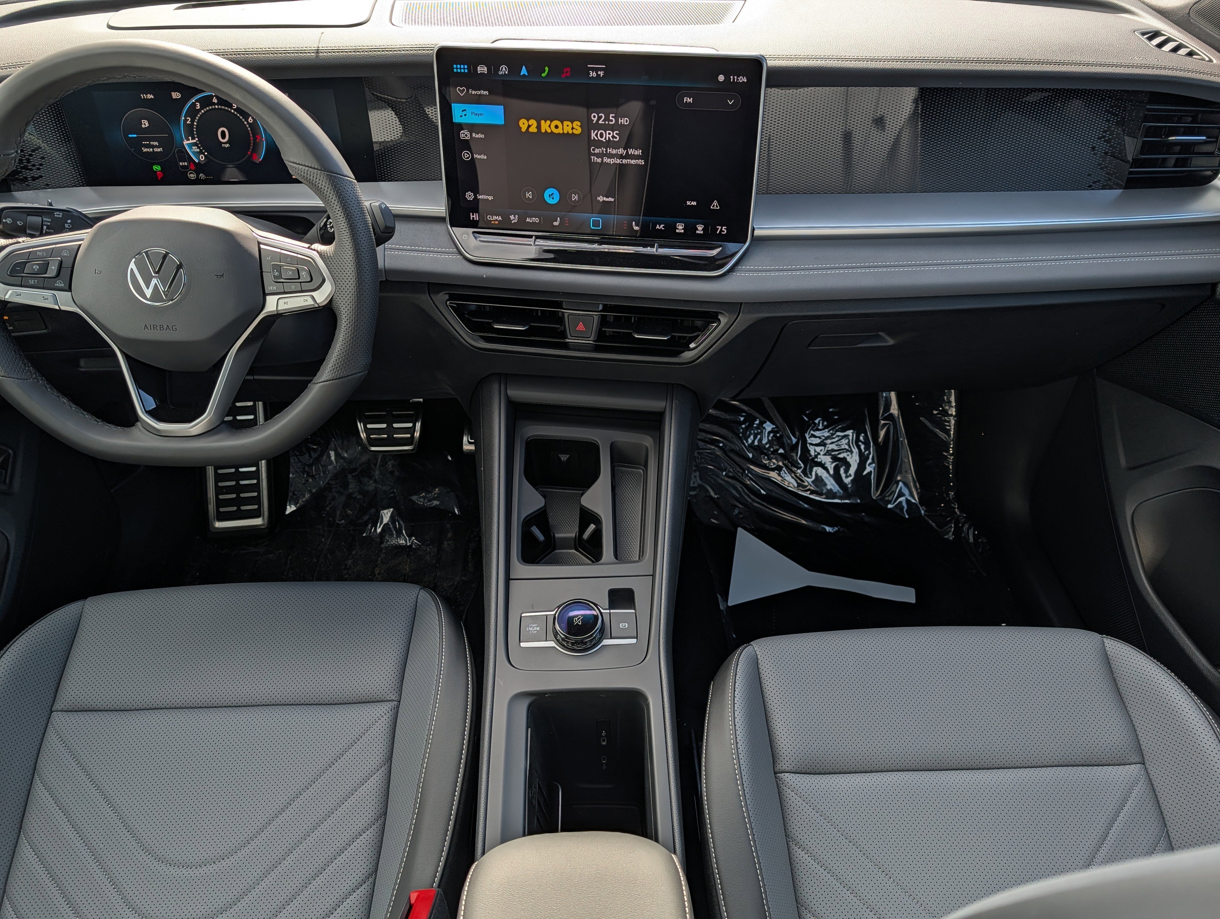 New 2025 Volkswagen Tiguan SE R-Line image 8