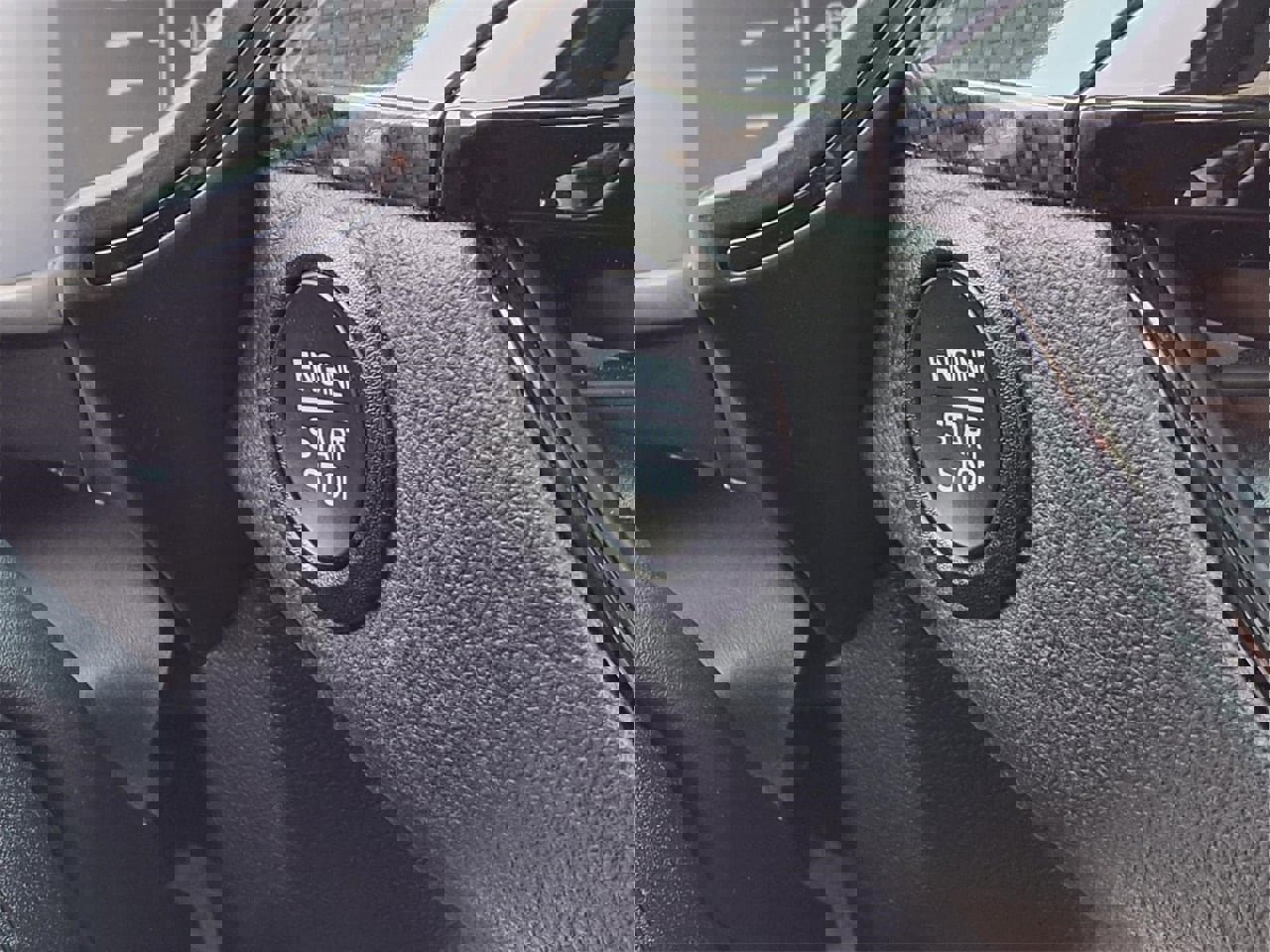 Used 2024 Ford Escape ST-Line image 25