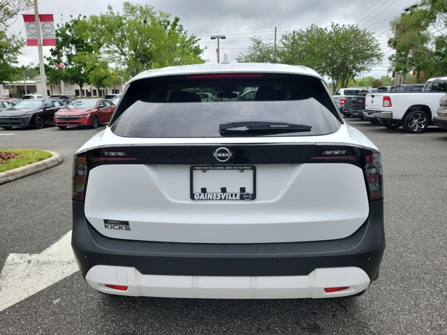 Used 2025 Nissan Kicks SV FWD image 7