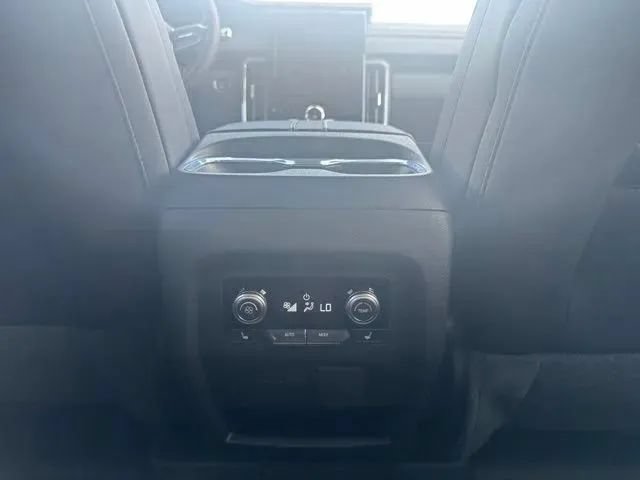 New 2026 GMC Acadia Denali w/ Super Cruise Package FWD image 22