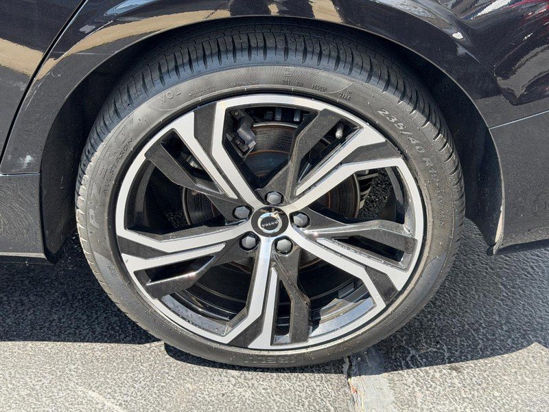 Certified 2025 Volvo S60 B5 Plus image 8