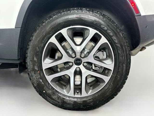 Used 2026 Land Rover Defender 110 S AWD/4WD image 29