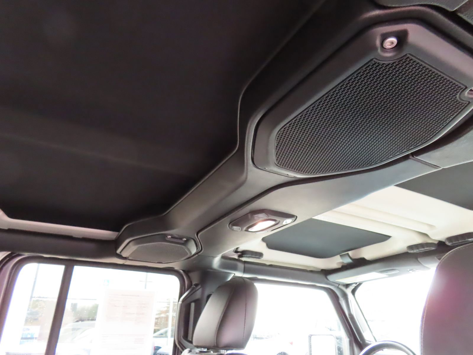 Used 2018 Jeep Wrangler Unlimited Sahara w/ LED Lighting Group image 34