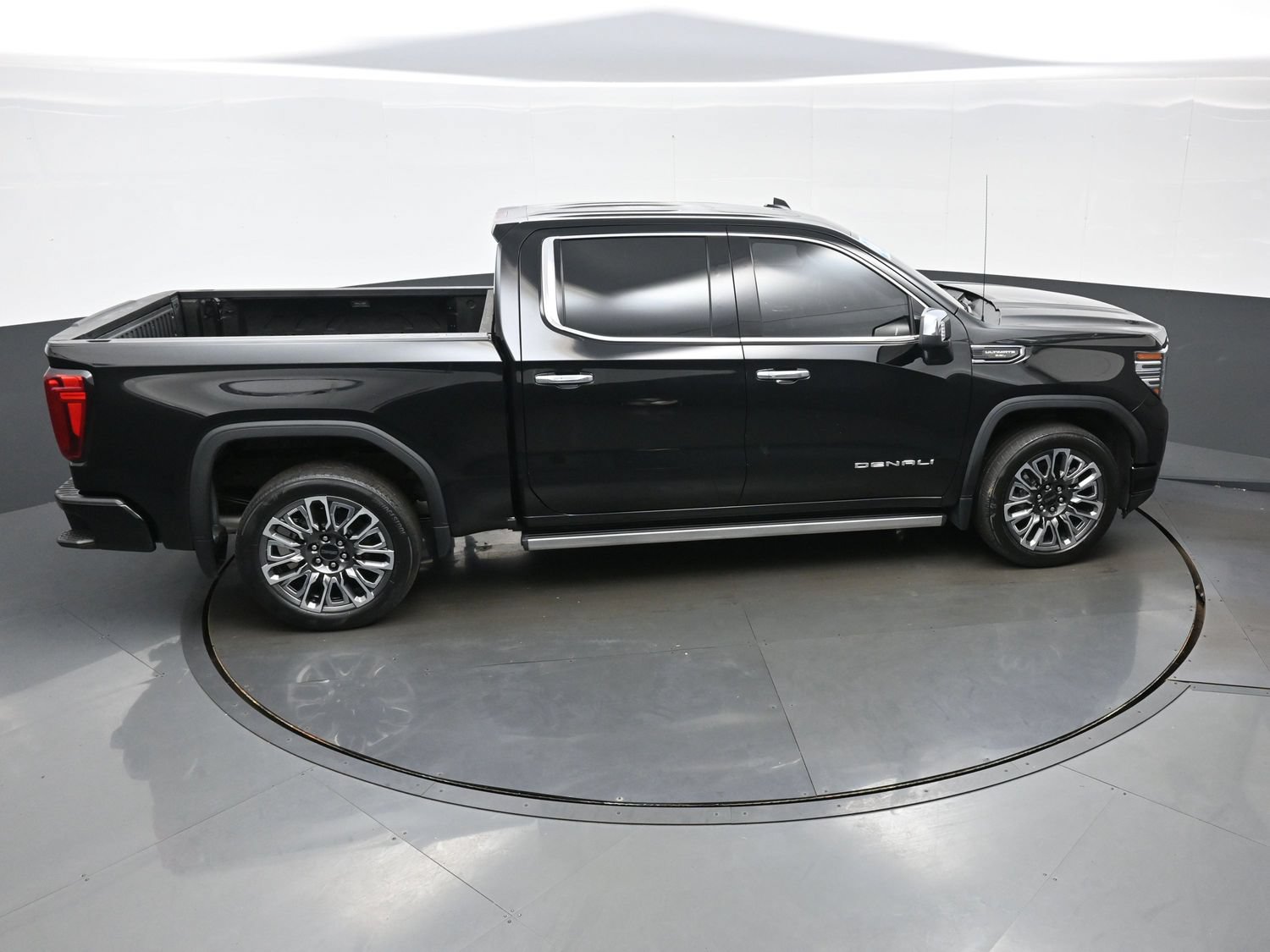Used 2023 GMC Sierra 1500 Denali Ultimate AWD/4WD image 43