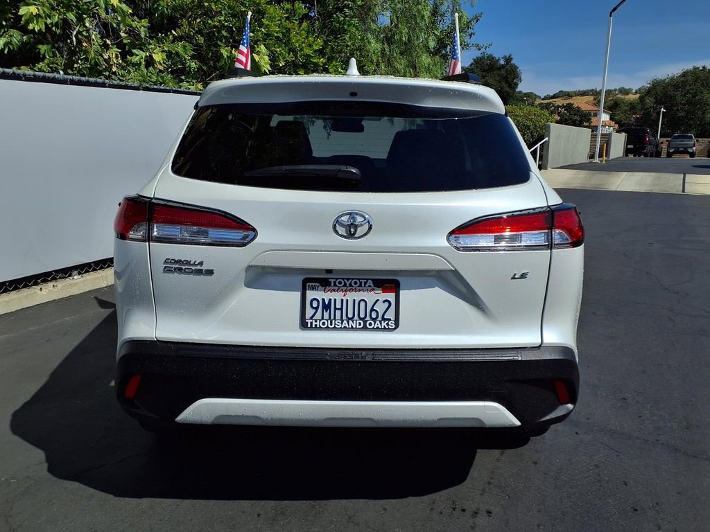 Certified 2024 Toyota Corolla Cross LE w/ Moonroof Package FWD image 7