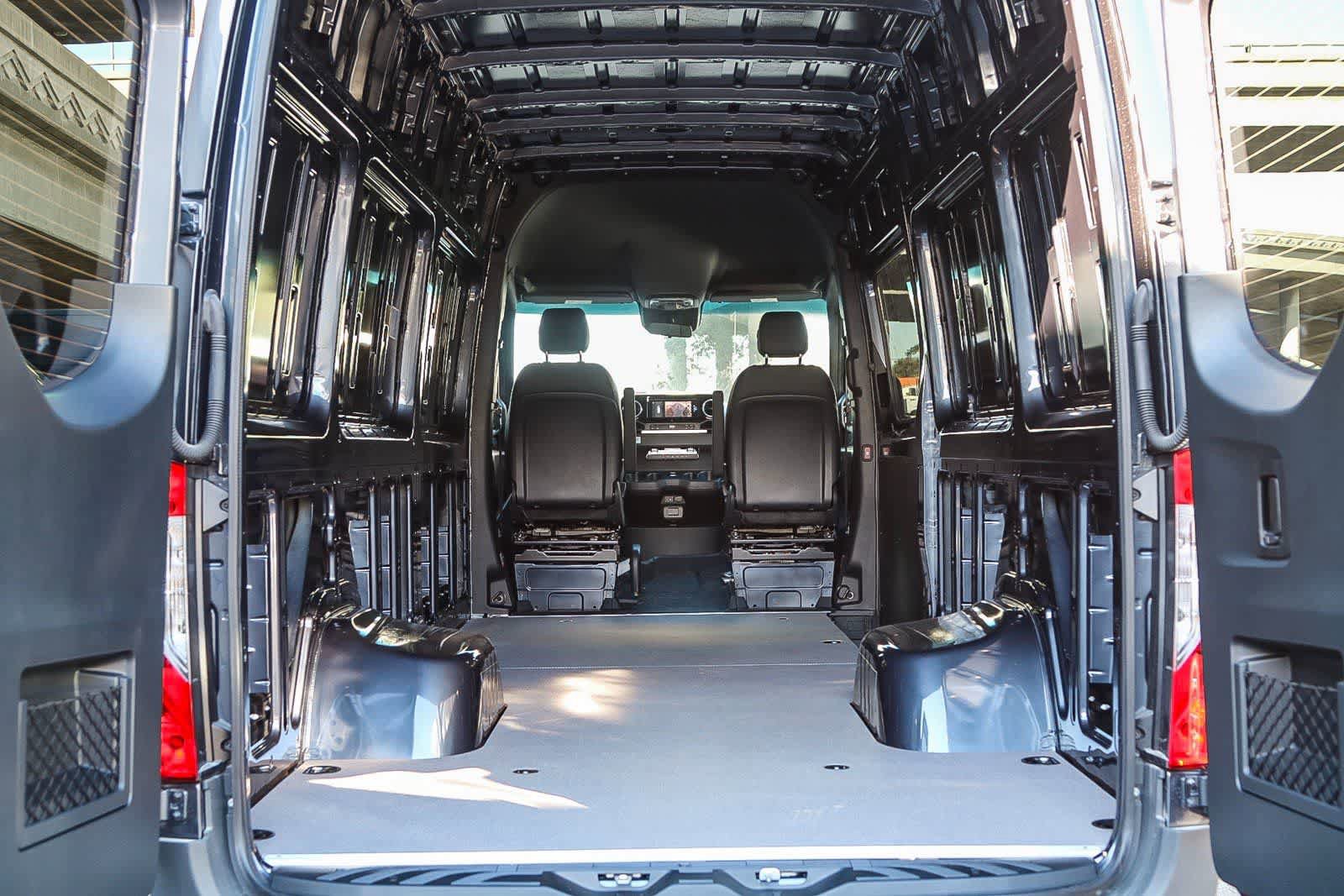 Used 2024 Mercedes-Benz Sprinter 3500 image 24