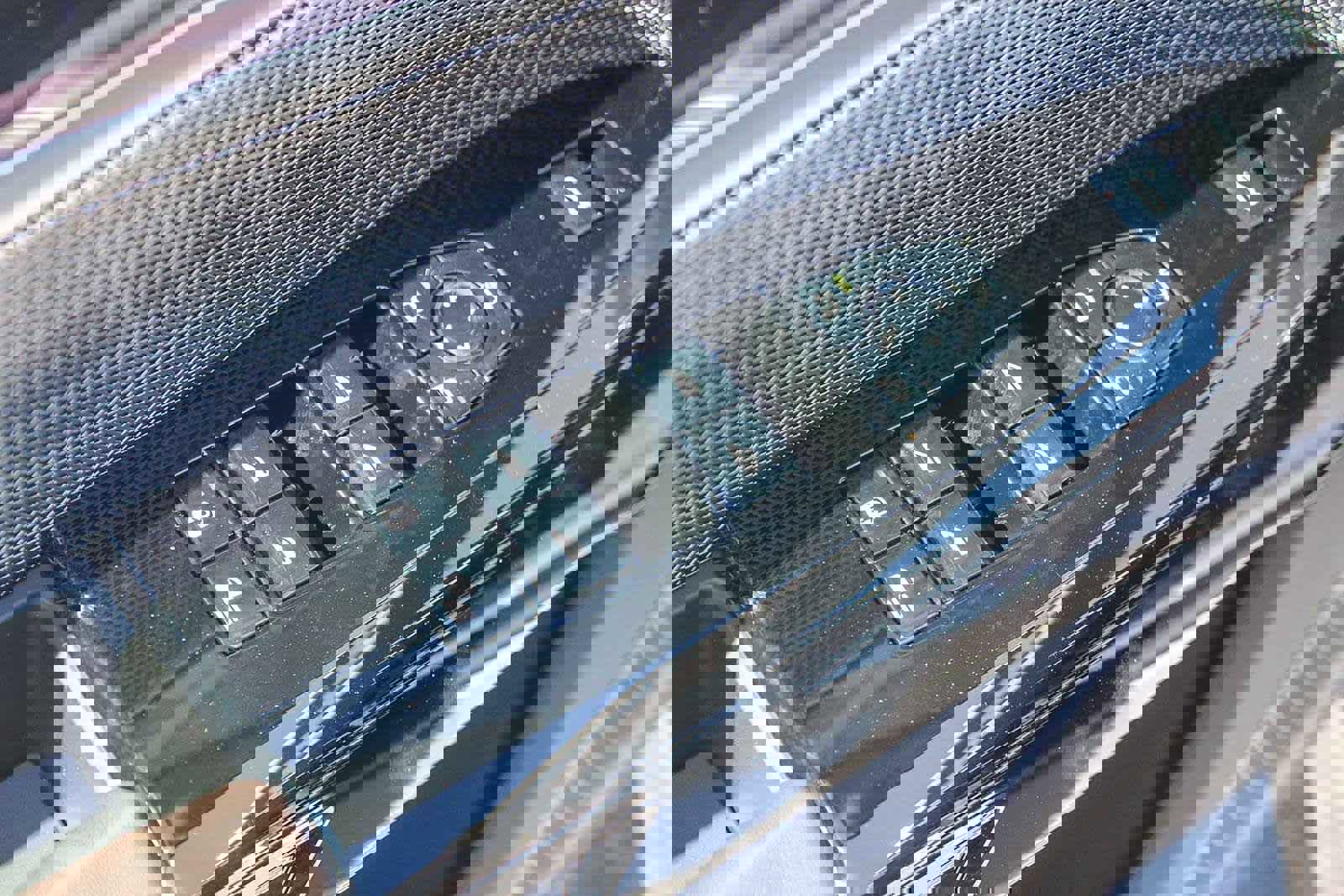 New 2026 BMW 750e xDrive w/ Premium Package image 31