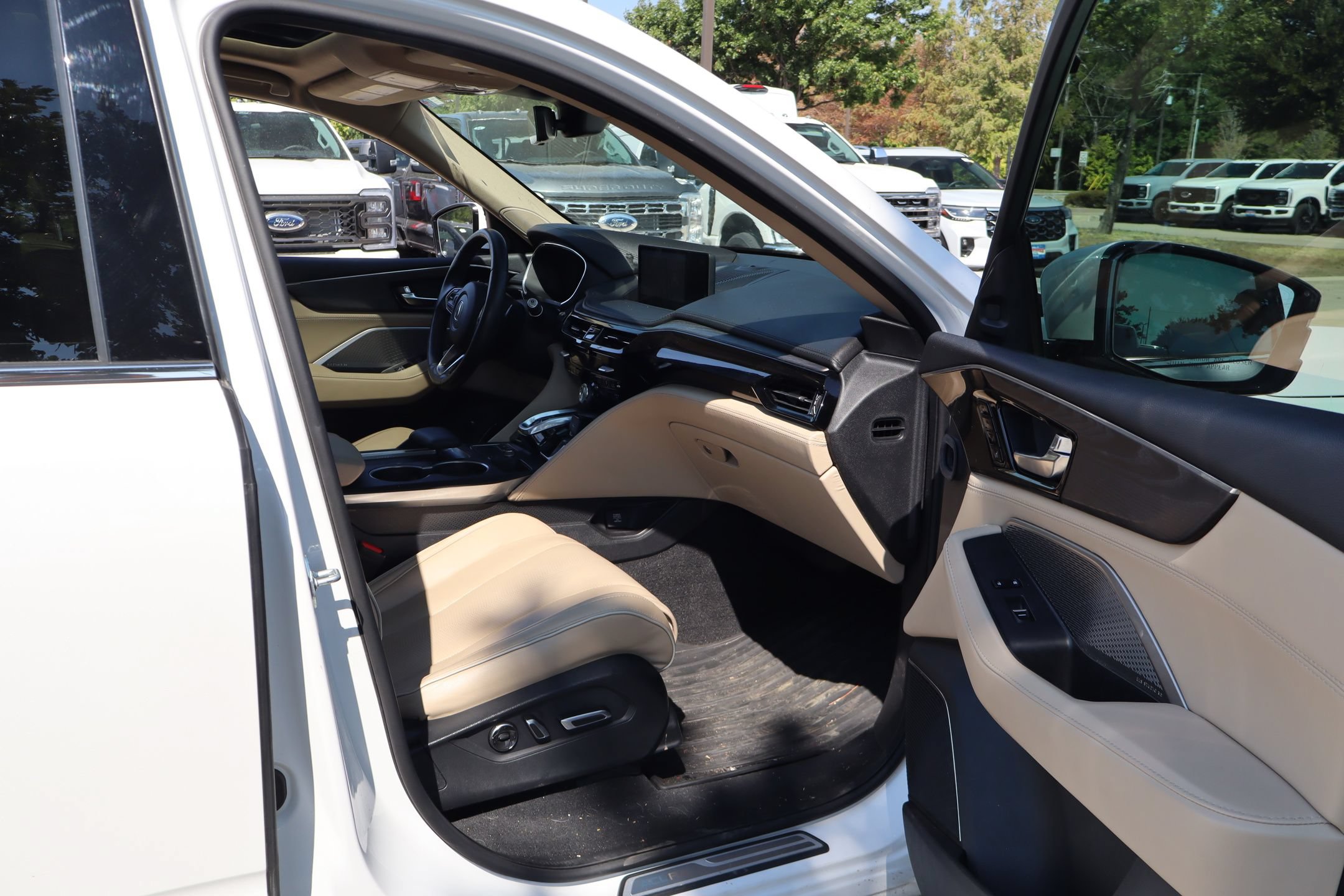 Used 2023 Acura MDX w/ Advance Package AWD/4WD image 32