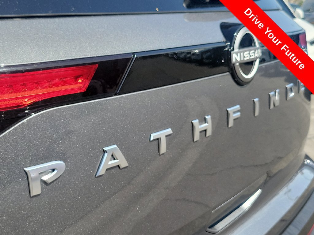 Used 2025 Nissan Pathfinder S FWD image 25
