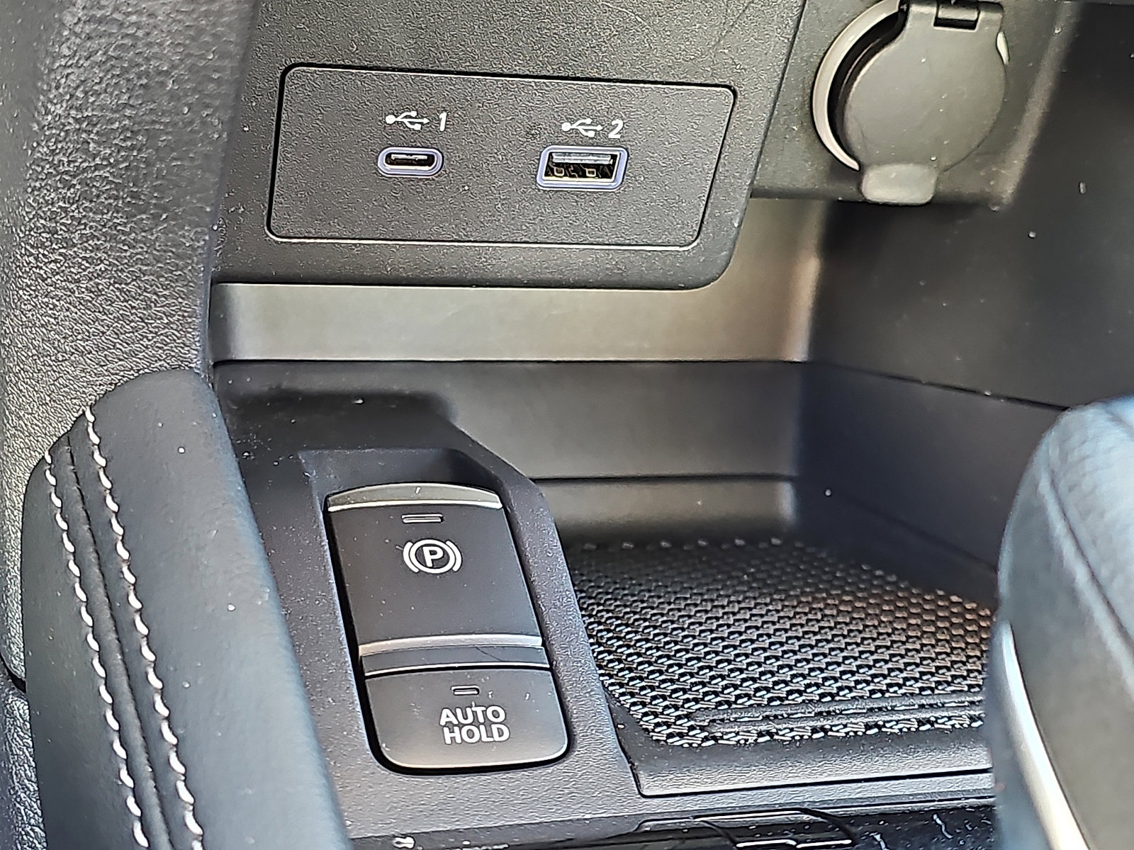 Certified 2023 Nissan Kicks SR w/ SR Premium Package image 23