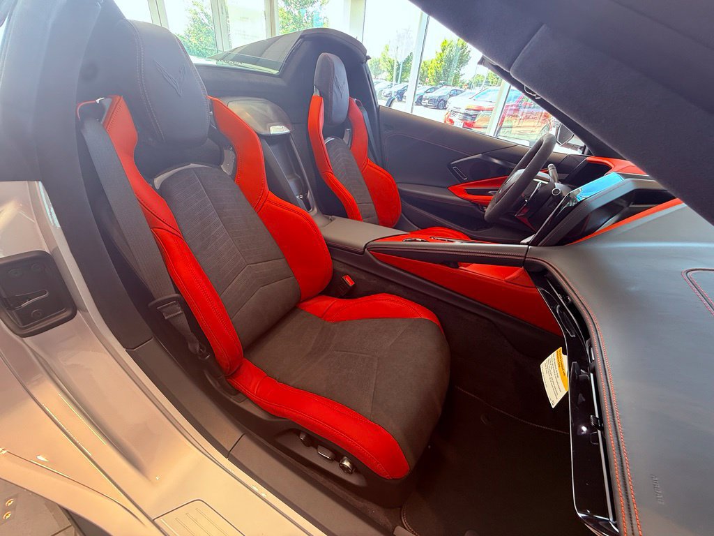 New 2027 Chevrolet Corvette Grand Sport w/ Z52 Sport Performance Package RWD image 18